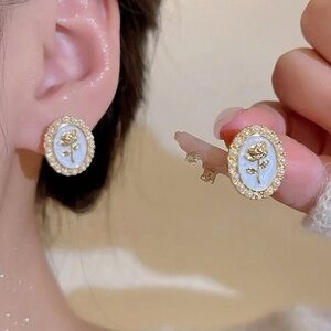 Vintage Elegant Gold and White Rose Earrings